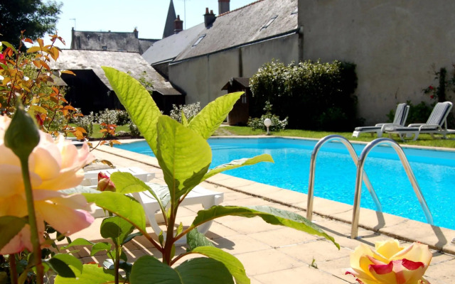 Logis Hôtel Restaurant Le Cheval Blanc