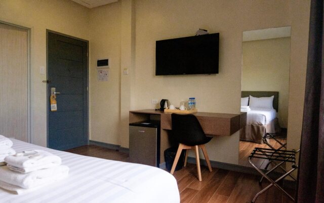 Crevice Hotel