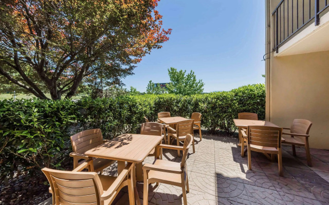 Quality Inn & Suites Sevierville - Pigeon Forge