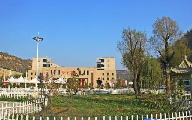 Longhua Garden Hotel