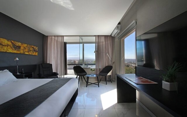 Pinares Panorama Suites & Spa