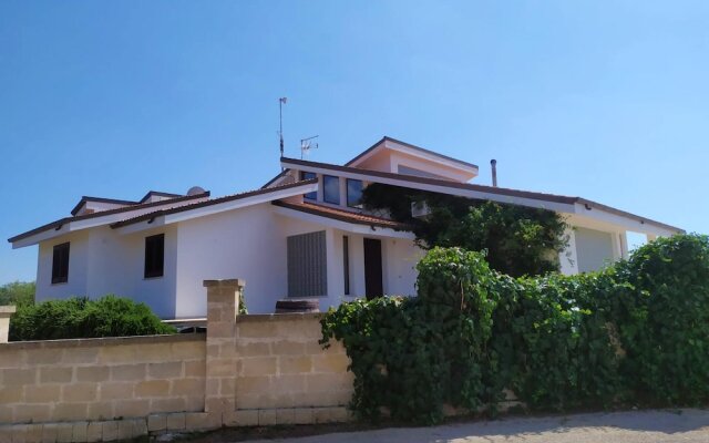 House With 5 Bedrooms in Maruggio, With Wonderful sea View, Enclosed Garden and Wifi - 3 km From the Beach