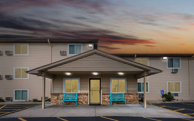 Super 8 by Wyndham Council Bluffs IA Omaha NE Area