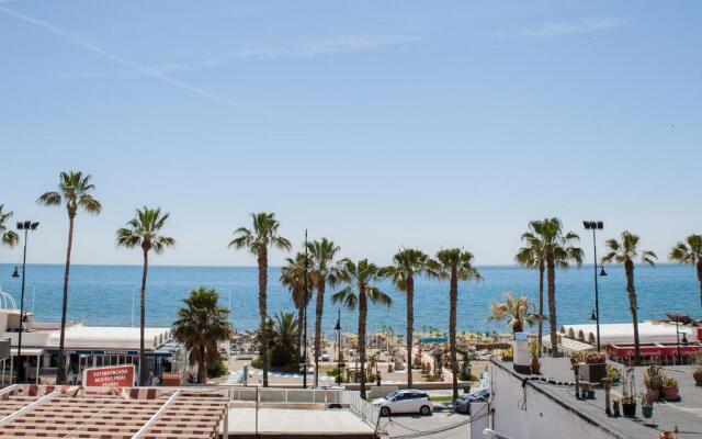 Spacious 200 sq.m. penthouse with sea view terraces