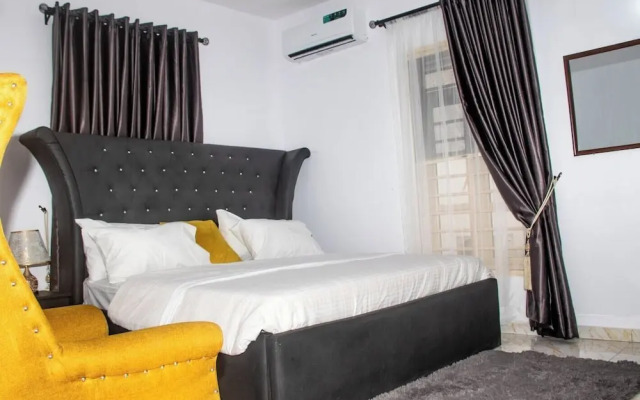 C to C Luxury Hotel and Suites