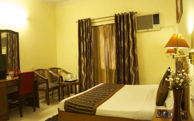 OYO 495 Hotel Chaupal