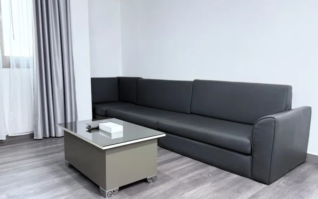 Royal Tulip Dancenter Suites Sharjah