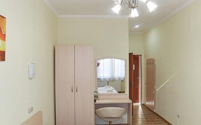 Hotel Merkuriy