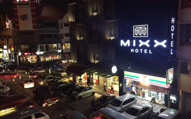 Mixx Hotel