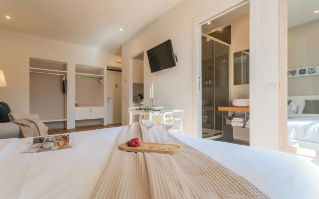 MT Studio by Rent All Como