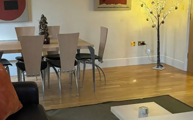 Executive Apartment, Woodford Mill, Witney