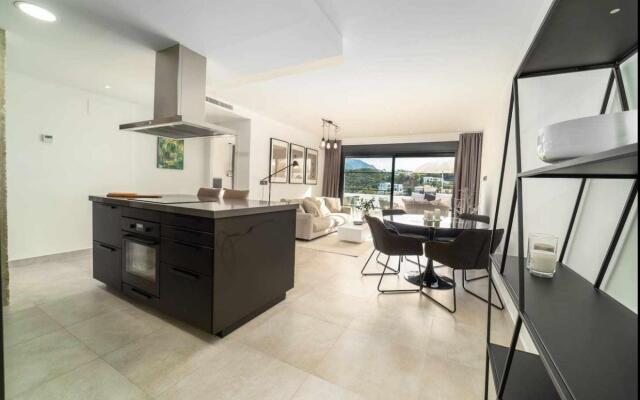 Mirador Bright, modern apt in La Quinta