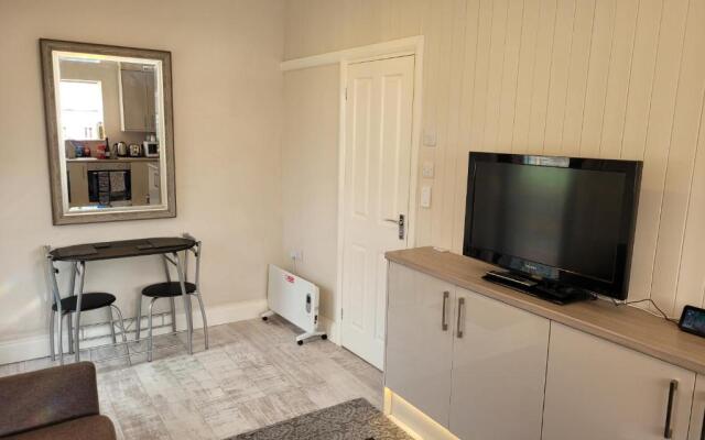 Carlisle Central, Cute Studio Appt, The Cupboard