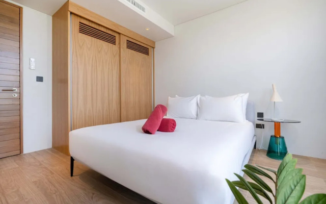Sea View Condo BluePoint 817 Adults Only