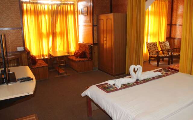 Hotel Robinsson Palace