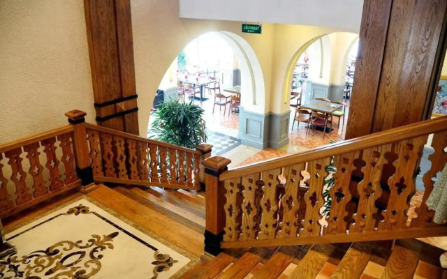 Gia Le Hotel