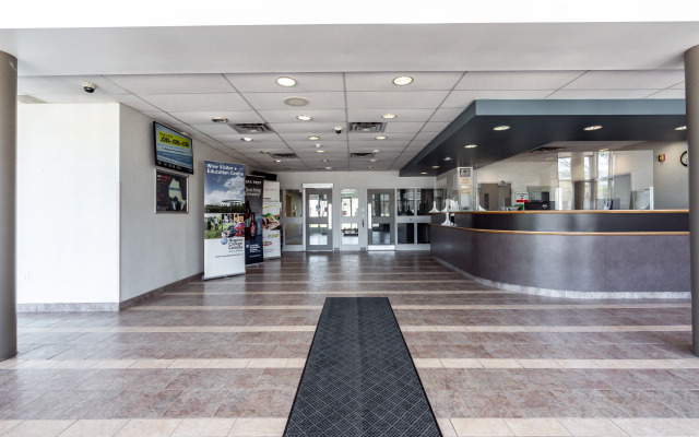 Residence & Conference Centre - Niagara-on-the-Lake