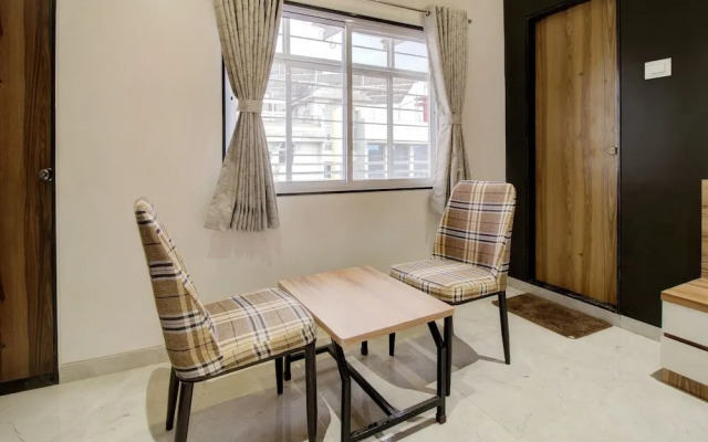 Radhika Ex by OYO Rooms