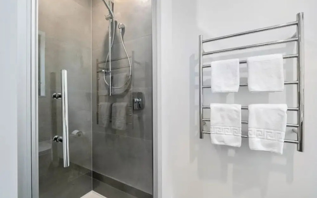 Bright, Modern, Plush - Brand New Townhouse
