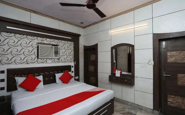 OYO 29411 Hotel Vanshika