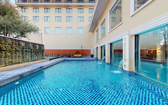 Radisson Collection Hotel & Spa, Riverfront Srinagar