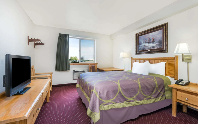Super 8 by Wyndham Powell