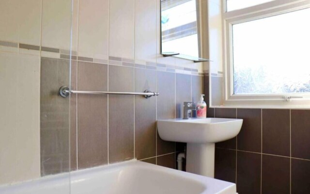 Charming 2-bed House - Wifi - Free Parking