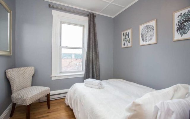 Charming 2BR in the Heart of Little Italy