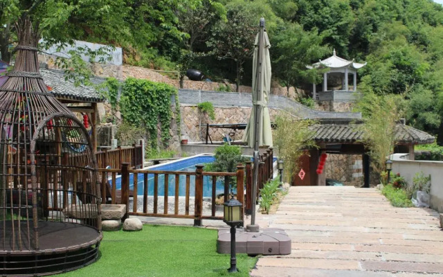 Moganshan Mountain Farmhouse