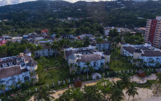 Studio at Sandcastle Resort