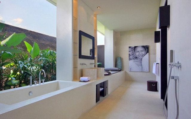 Private Villas, 4 Br, Canggu With Staff