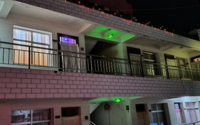 Huining Zero Distance Homestay