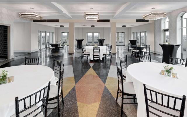 Tulsa Club Hotel, Curio Collection by Hilton