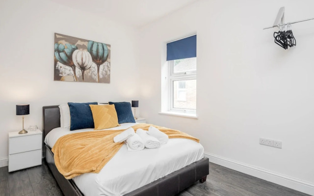 1BR Victorian House Near Bedford City Centre
