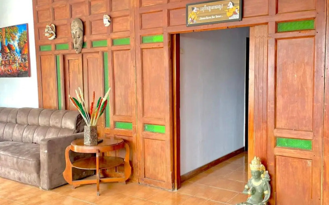 OYO 4016 Tan Jokteng Guest House