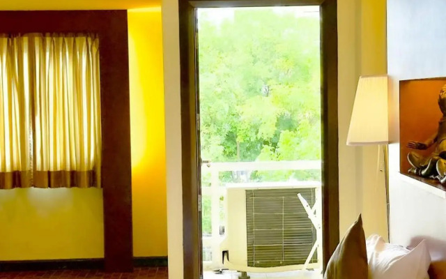 Royale Chulan The Curve