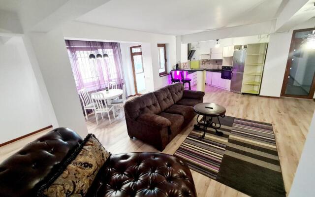 R.O.S.E. Apartment