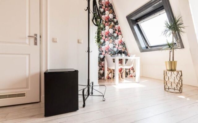 Boutique Canal House Suites
