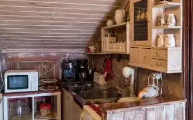 Lykovrisi Guest House I