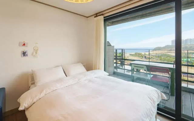 Sokcho Donbangseock Pension