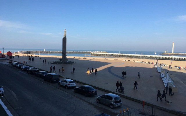 prachtige studio met havenzicht