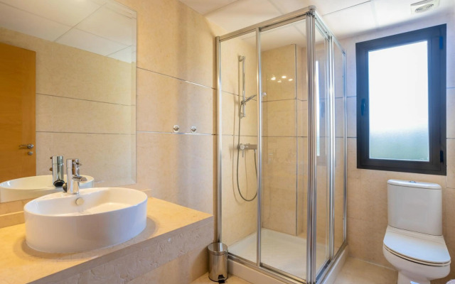 Apartment in Estepona with sea view