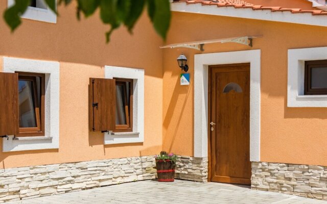 Spacious, Charming Villa With Private Swimming Pool And Covered Terrace In The Heart Of Istria