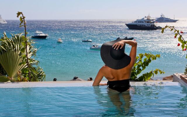 Mykonos Dove Beachfront Hotel