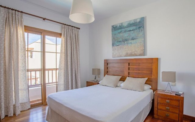 Villa Caletas Teguise - A Wonderful 5 Bedroom Villa - Perfect For A Large Group