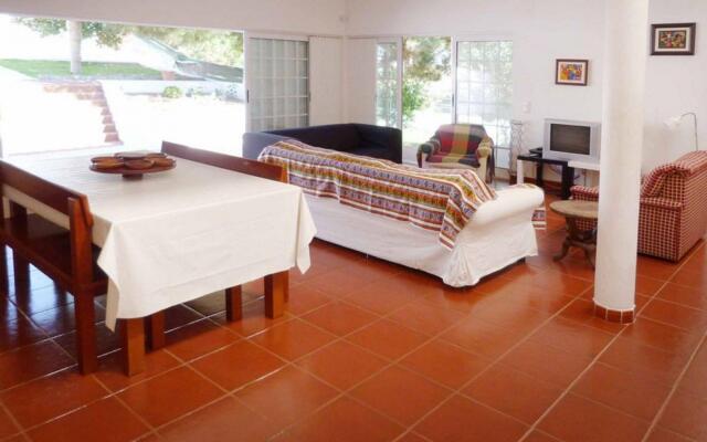 Villa Charneca