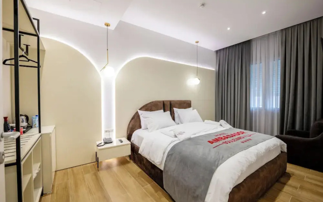 Ambasador Hotel