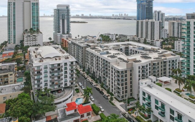 Roami at Edgewater Place