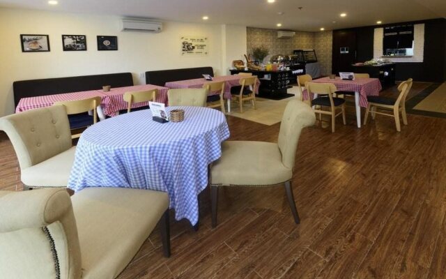 Namunamu Hotel  Apartments An Thuong