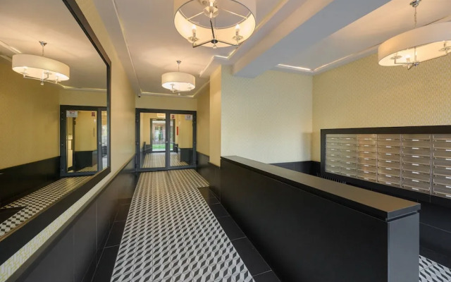 Stylish & Spacious Apartment by Renters
